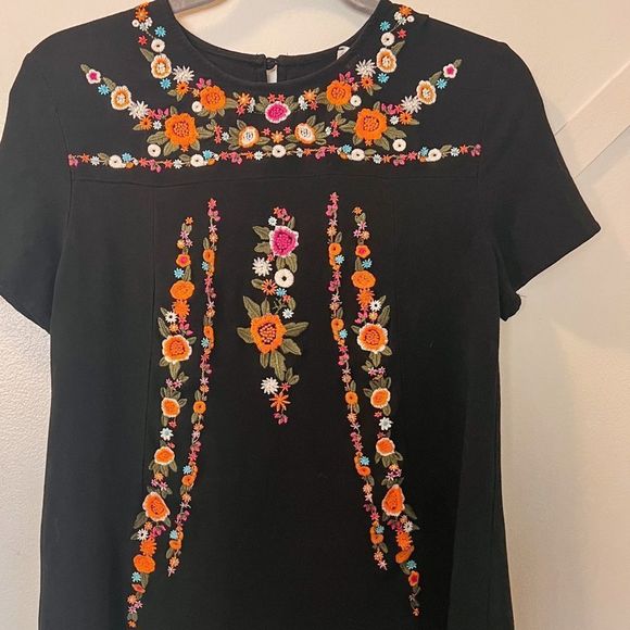 Umgee black tunic top / mini dress embroidered with beautiful flowers size small - Picture 5 of 9